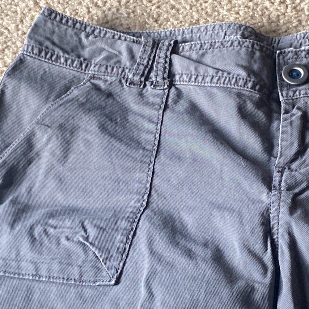 Gray shorts - Picture 2 of 11